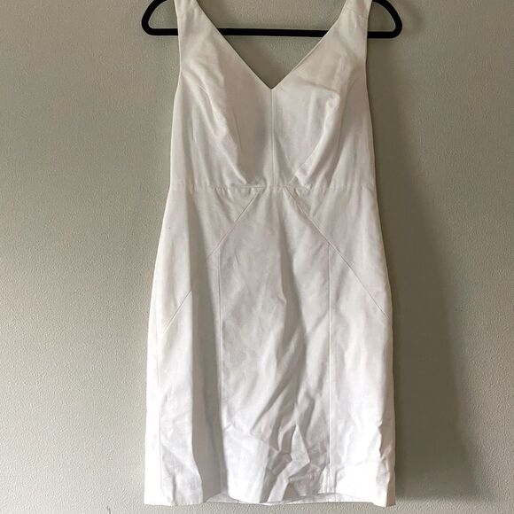 New! The Limited, White, Knee-Length, Lined Dress. Size 8. - Picture 1 of 7